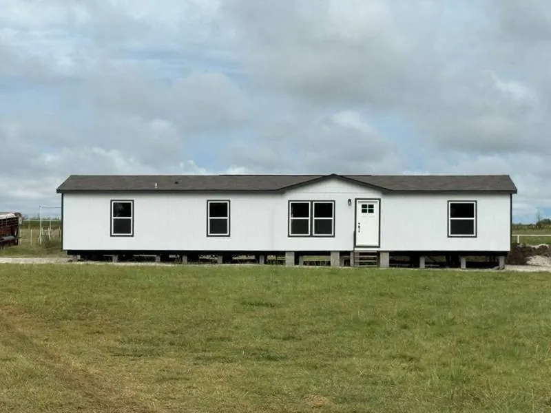 Tidy Up work — manufactured home in Texas